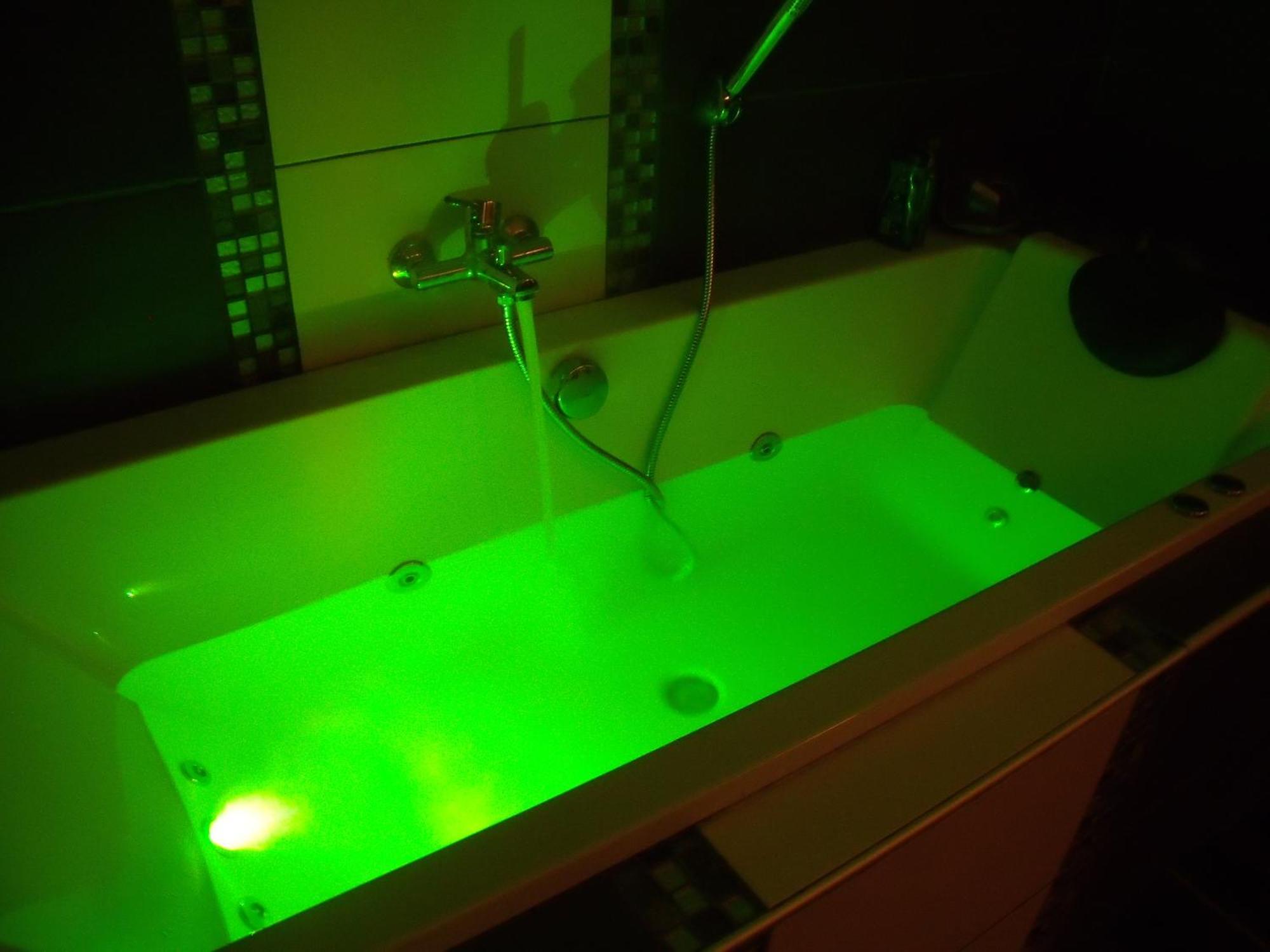 Chambres D Hotes ,Hotel ,Secret D'Une Nuit A Vicq Pres De Onnaing,Avec Piscine ภายนอก รูปภาพ