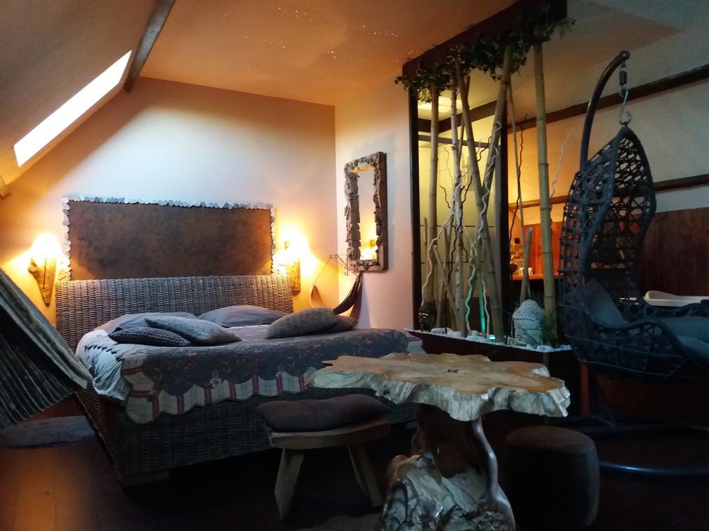 Chambres D Hotes ,Hotel ,Secret D'Une Nuit A Vicq Pres De Onnaing,Avec Piscine ภายนอก รูปภาพ