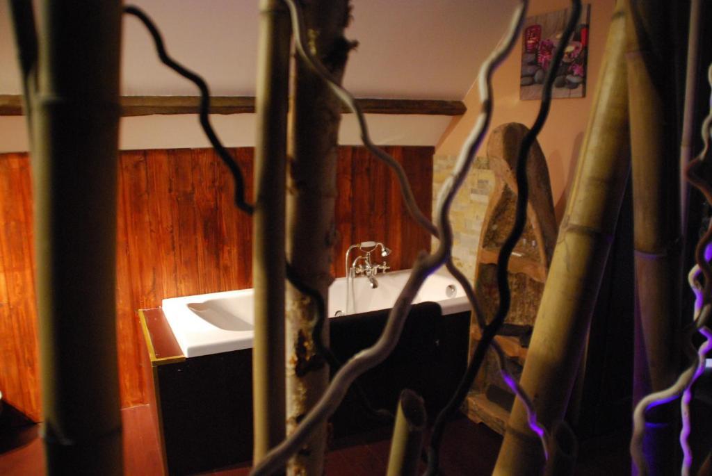 Chambres D Hotes ,Hotel ,Secret D'Une Nuit A Vicq Pres De Onnaing,Avec Piscine ภายนอก รูปภาพ